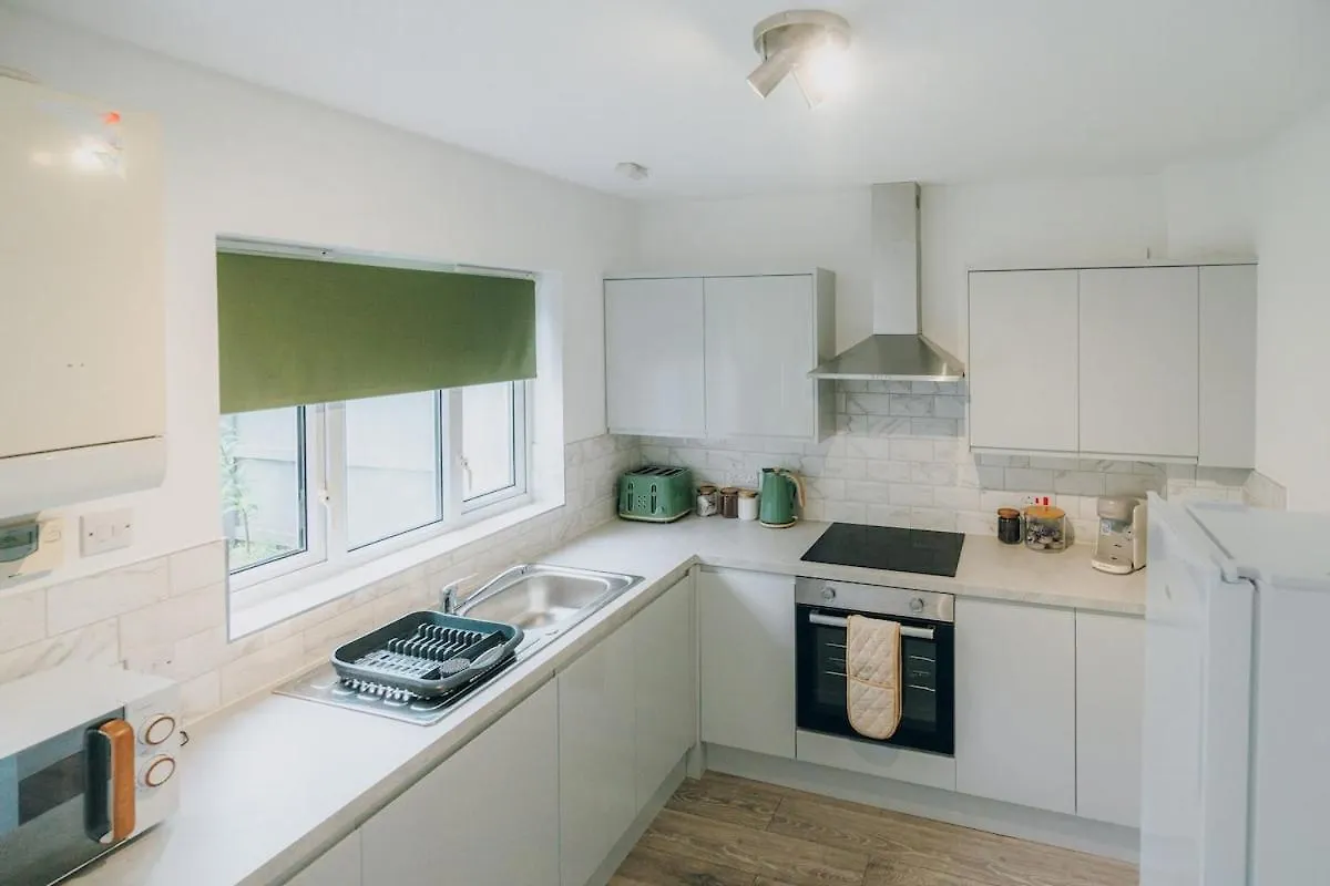 The Bay Hideaway - Lovely 2Bd House - Up To 6 People Cardiff 0*,